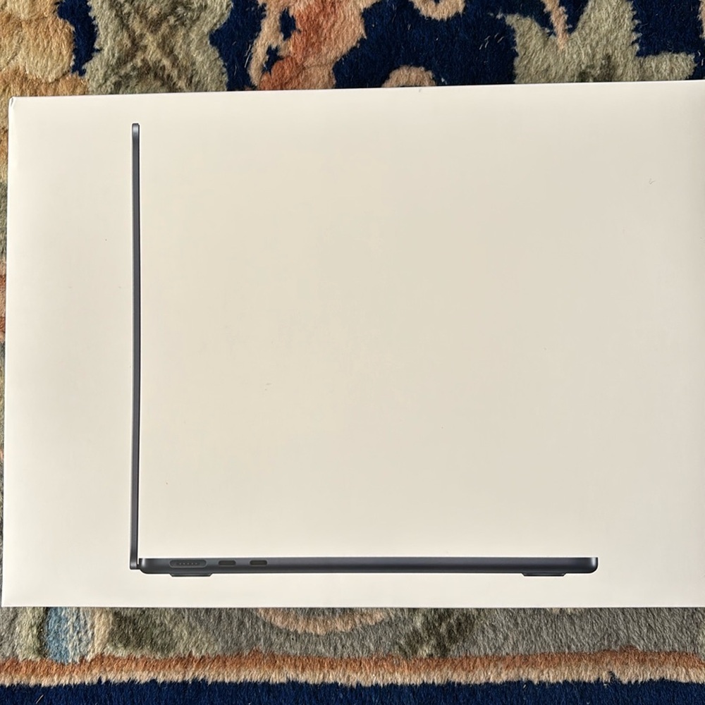 13-inch MacBook Air with Apple M2 Chip- BOX ONLY